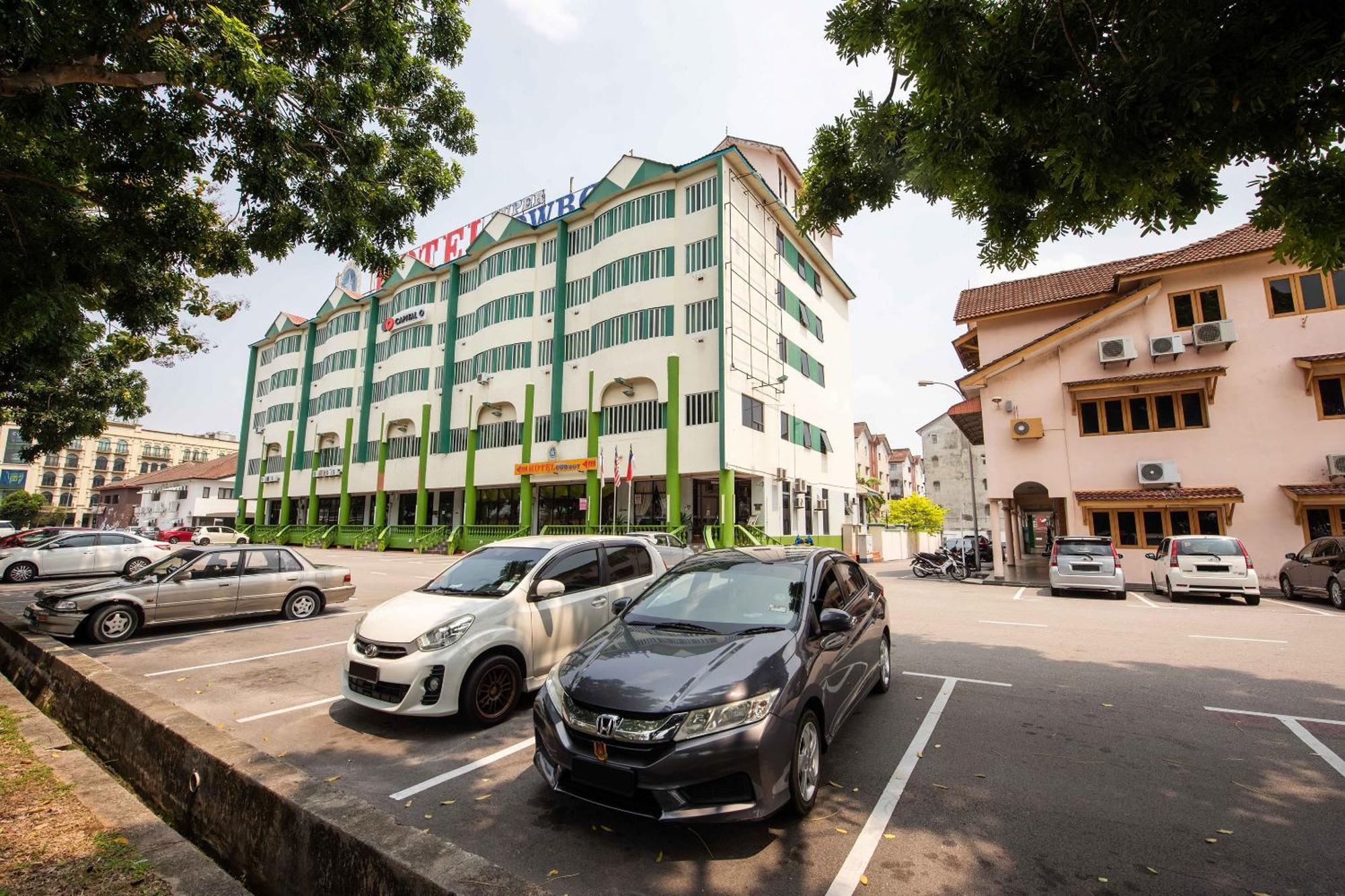 Collection O Hotel Super Cowboy Malacca Exterior photo